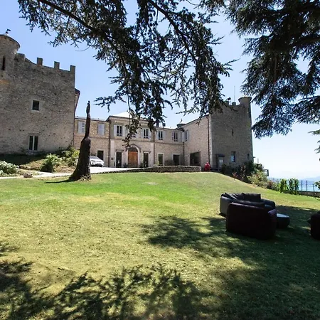 Hotel Chateau De *